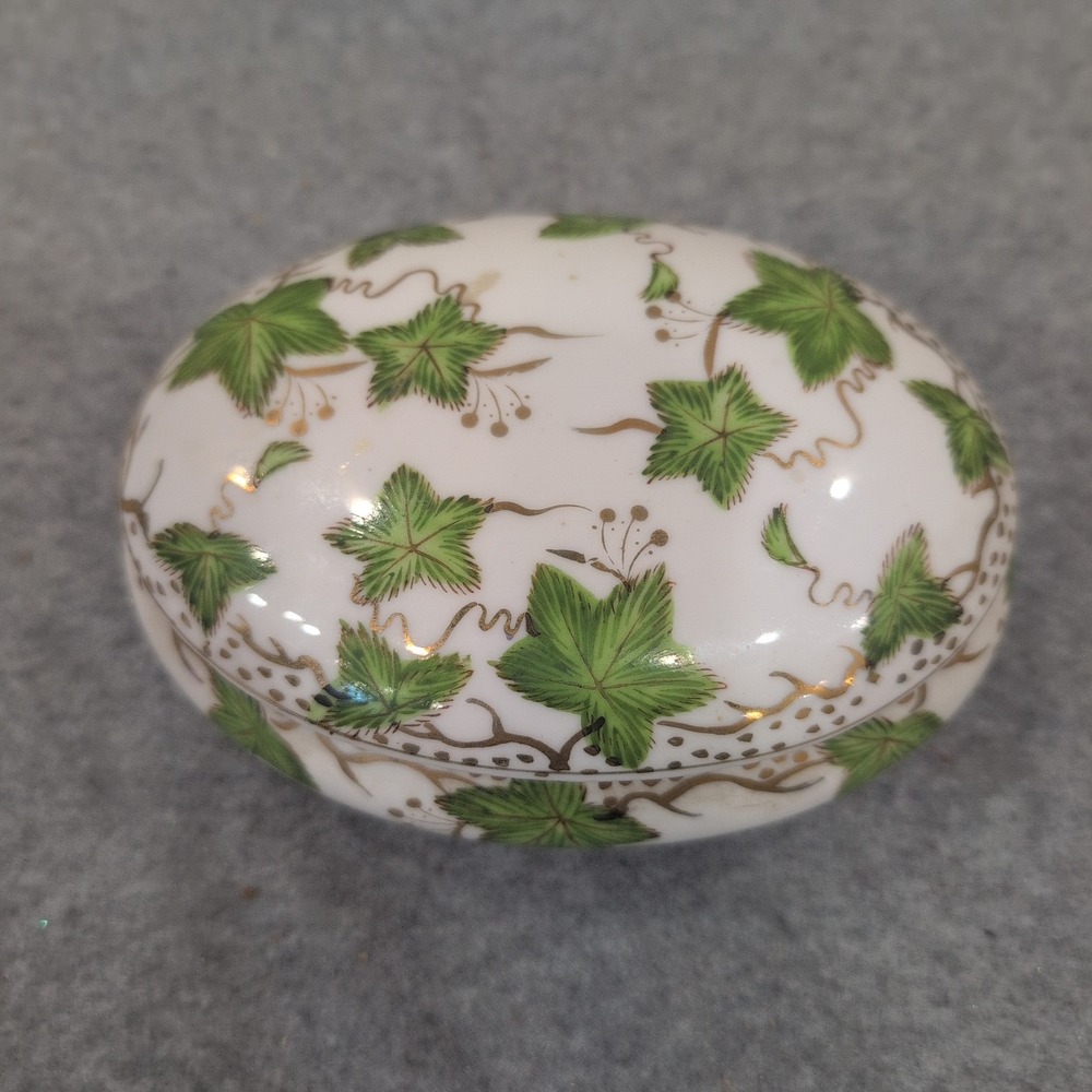 Paulux China Japan Oval Trinket Box Green Leaf Gold Gilt Porcelain White - Picture 2 of 8